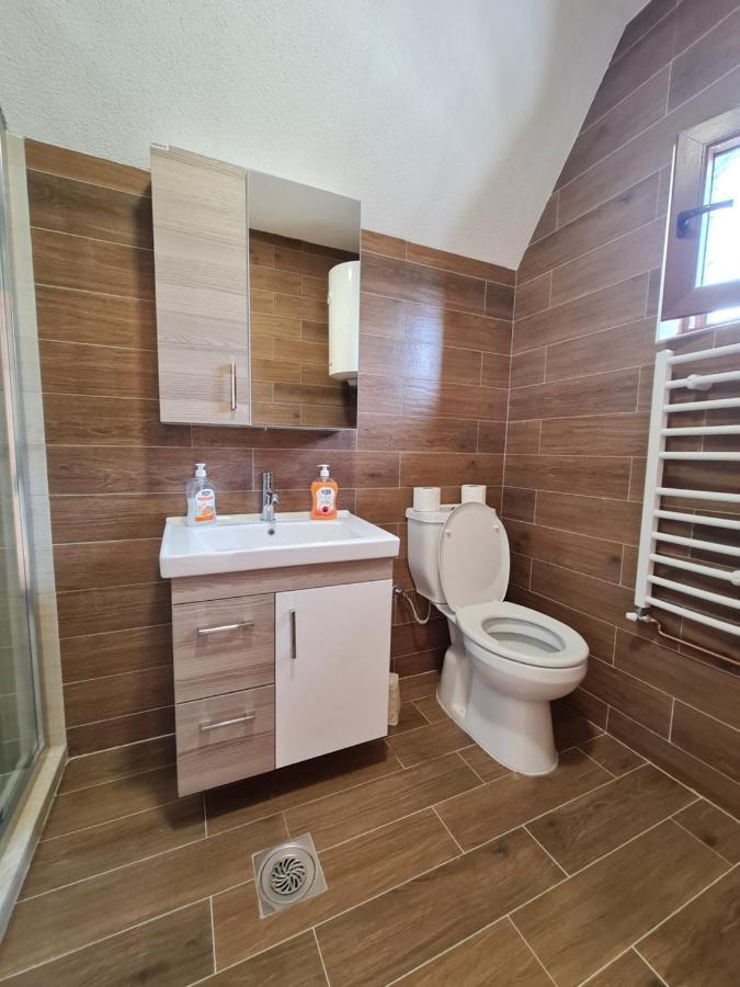 זבליאק Original Wooden Lodge 2 מראה חיצוני תמונה